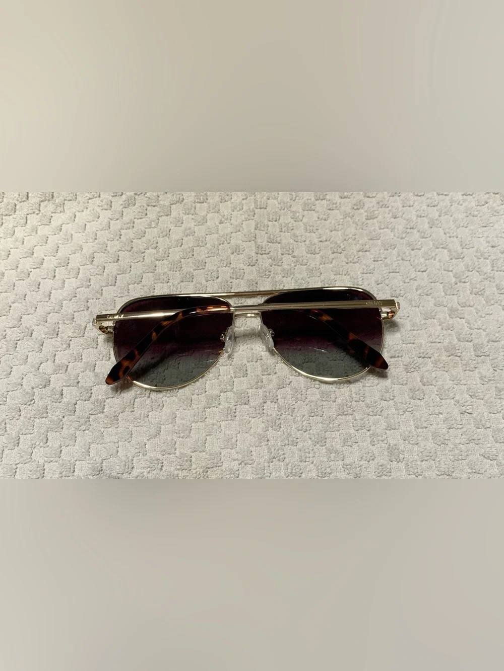 QUAY High Key Aviator Sunglasses Gold Metal Frame with Gradient Lenses
